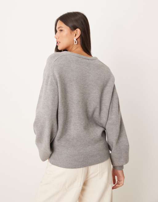 Gina Tricot long sleeve v neck knitted sweater in mid grey melange, 4 of 4