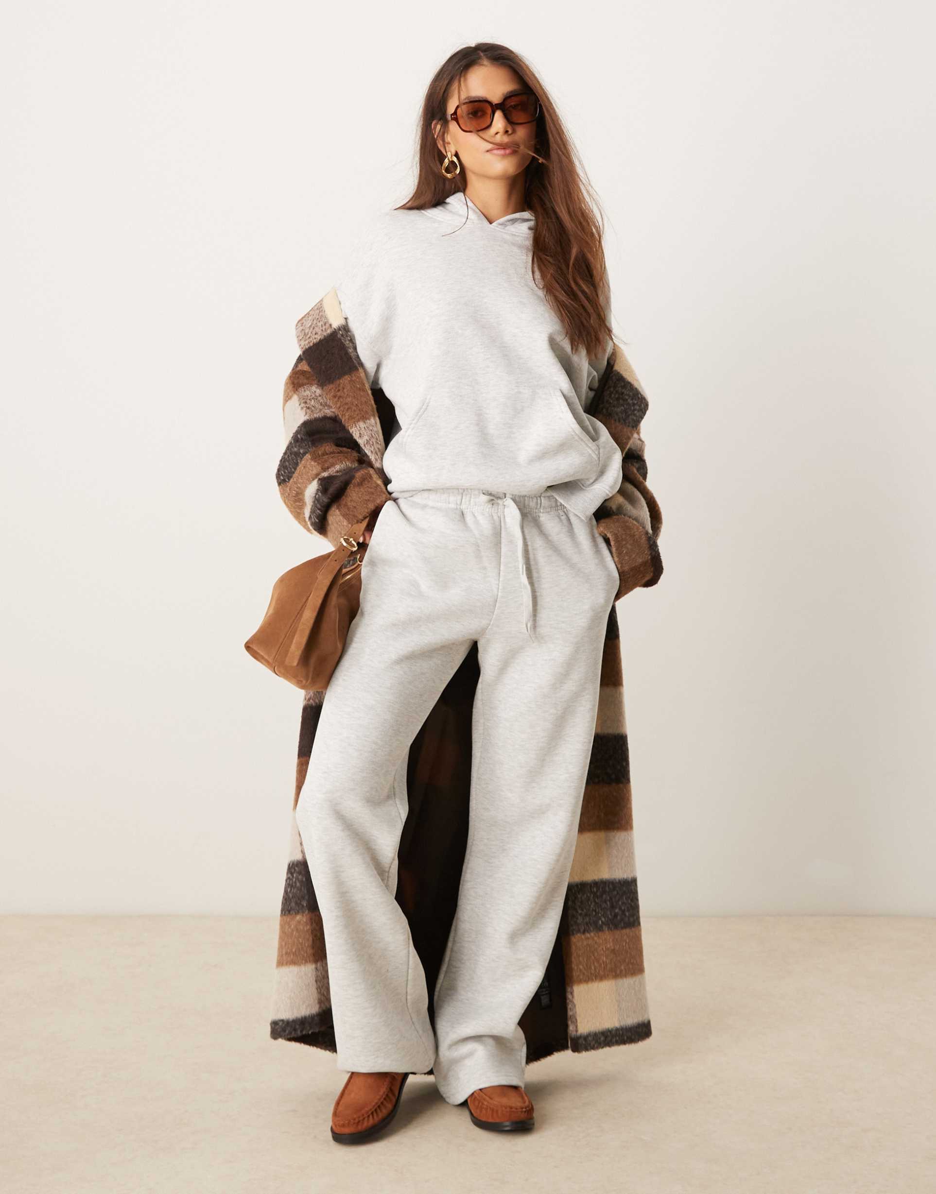 gina tricot loose fit straight leg sweatpants in light gray melange