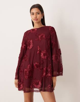 Gina Tricot - Luftiges Minikleid in Burgunderrot mit langen weiten Ärmeln und Rückenausschnitt