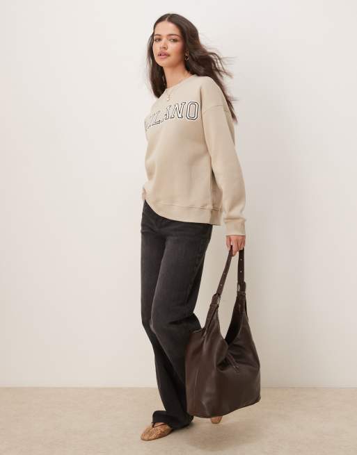 Gina Tricot - Lys beige oversized sweatshirt med 'Milano'-logo, 2 af 4