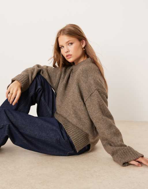 Gina Tricot - Maglione girocollo taglio comodo marrone mélange con maniche risvoltate