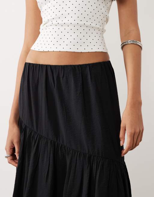 Gina Tricot – Maxirock in Schwarz mit tiefer Taille, 4 von 5