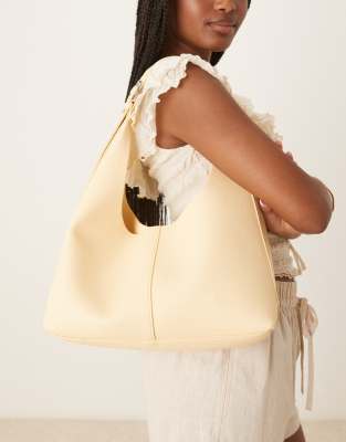 GINA TRICOT MIDI SLOUCHY SHOULDER BAG WITH BUCKLE DETAIL 