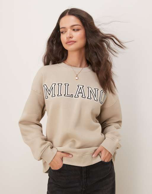 Gina Tricot Milano logo oversized sweatshirt in light beige, 4 of 4