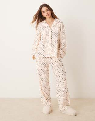 Gina Tricot - Mix and Match - Lounge-Pyjama-Hose in Cremeweiß mit rotem Herzmuster