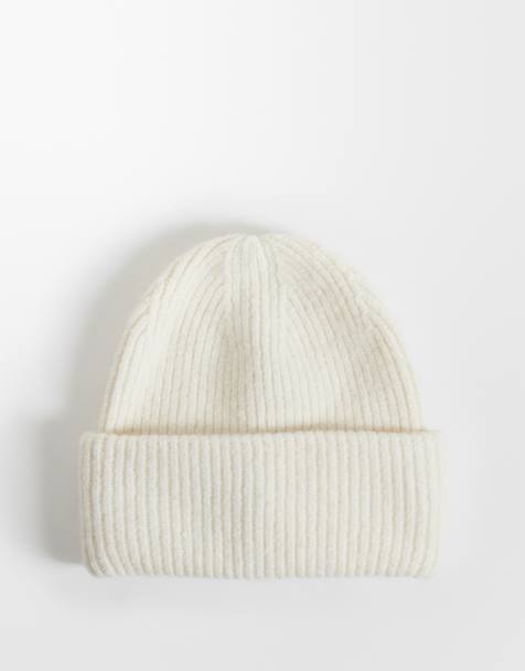 Gina Tricot mix and match prążkowana czapka beanie w kolorze ecru - view 1