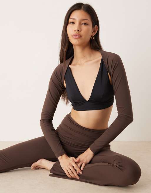 Gina Tricot – Mix and Match – Weicher Yoga-Bolero in Dunkelbraun
