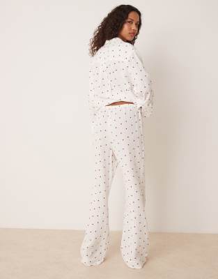 GINA TRICOT MIX AND MATCH WOVEN GAUZE FLANNEL PAJAMA PANTS WITH RED HEART PRINT 