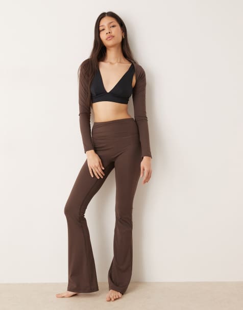 Gina Tricot - Mix en match - Flare yogalegging in donkerbruin - view 1