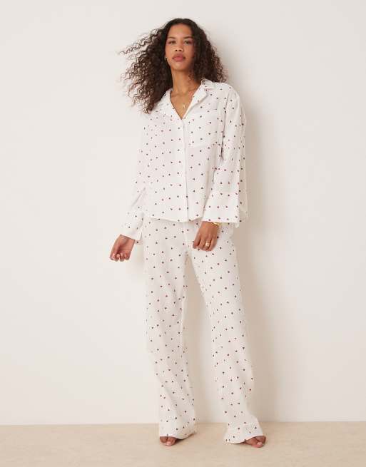 Gina Tricot - Mix en match - Geweven flanellen pyjamatop met rode hartjesprint in wit