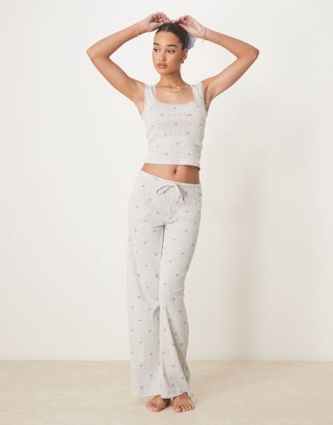 Gina Tricot – Mixa och matcha – Gråmelerad, pointellestickad pyjamas i bomull med broderad kant och blå rosetter - view 1