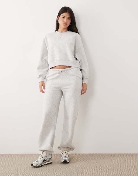 Gina Tricot – Mixa och matcha – Ljusgråmelerade, klassiska mjukisbyxor i boyfriend-modell - view 1