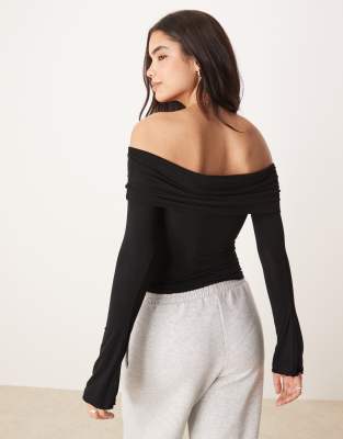 GINA TRICOT OFF-SHOULDER LONG SLEEVE TOP WITH RUCHED CHANNEL DETAIL AND FLUTED SLEEVES 