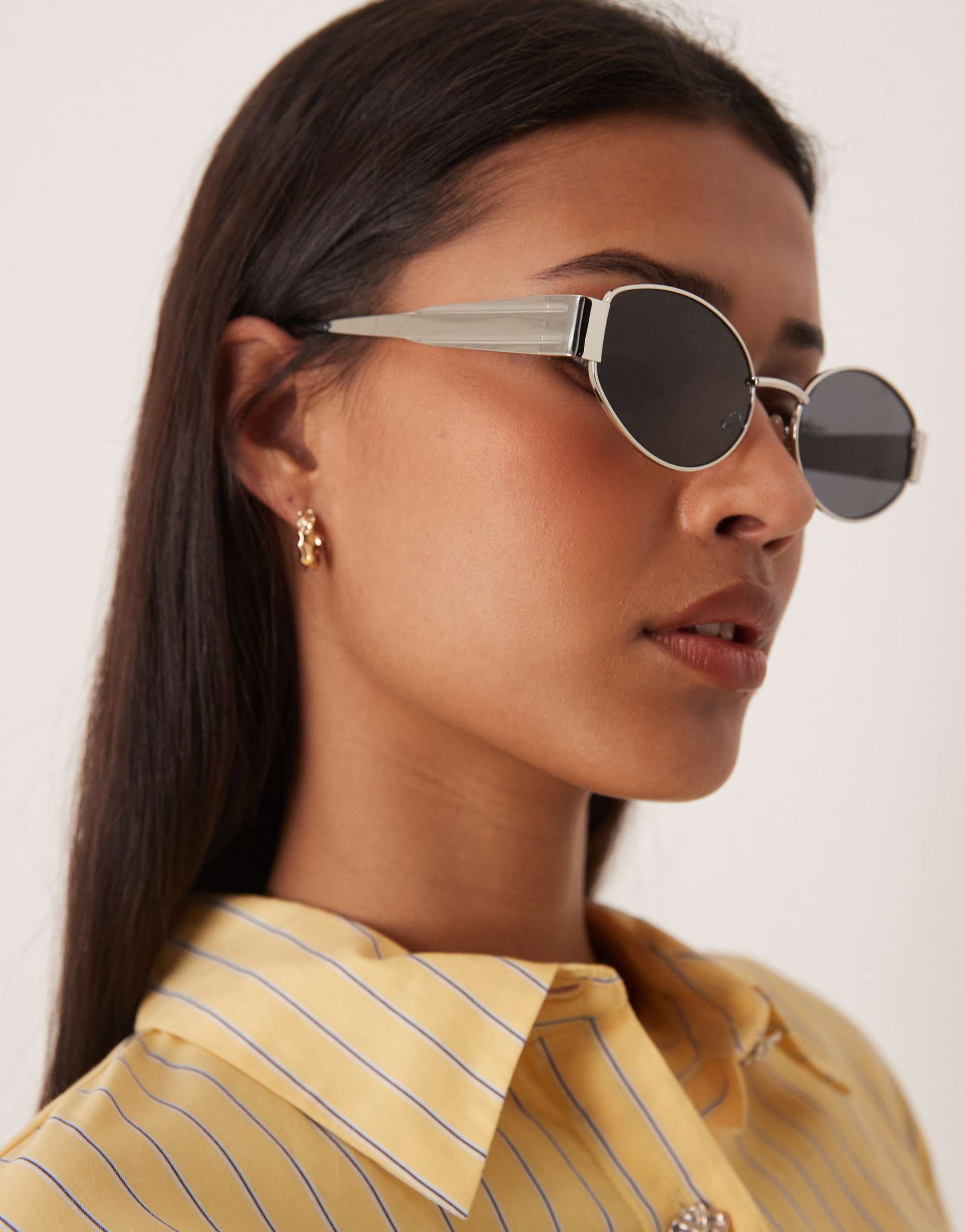 gina tricot oval metal frame sunglasses in silver tone with black lenses