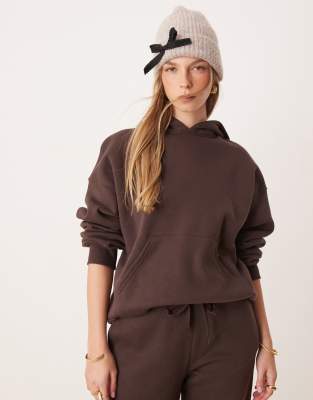 Gina Tricot - Oversize-Kapuzenpullover in Braun