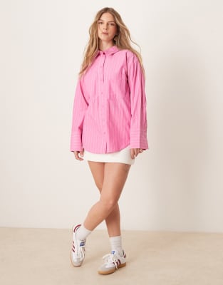 Gina Tricot - Oxford-Hemdbluse in gestreiftem Rosa mit Oversize-Passform