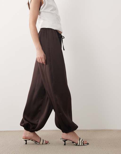 Gina Tricot - Pantalon bouffant en satin - Marron chocolat, 4 de 5