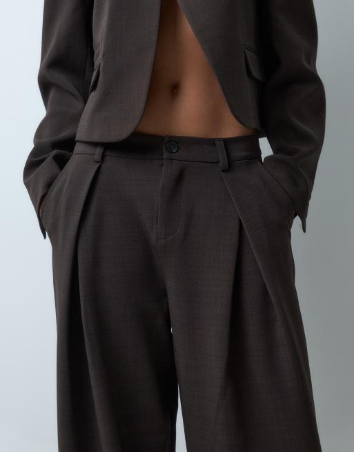 Gina Tricot pantalón de traje de pernera ancha con pinza, marrón, 3 de 5