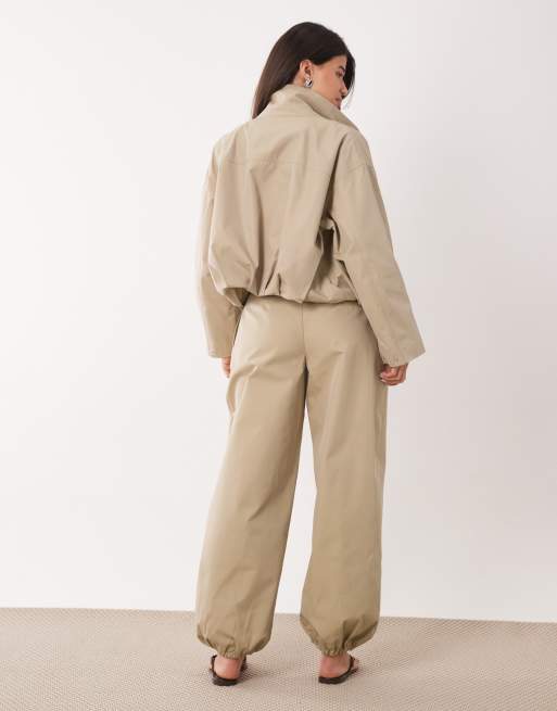 Gina Tricot - Pantalon d'ensemble ample et bouffant en coton mélangé - Beige kaki, 4 de 5