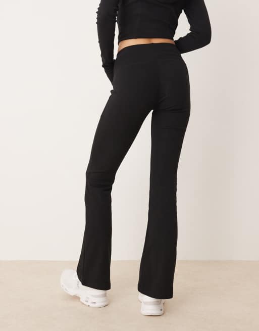 Gina Tricot - Pantalon d'ensemble évasé doux au toucher à taille haute - Noir, 2 de 5