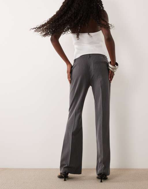 Gina Tricot - Pantaloni bootcut comodi grigi a righe sottili, 5 di 5