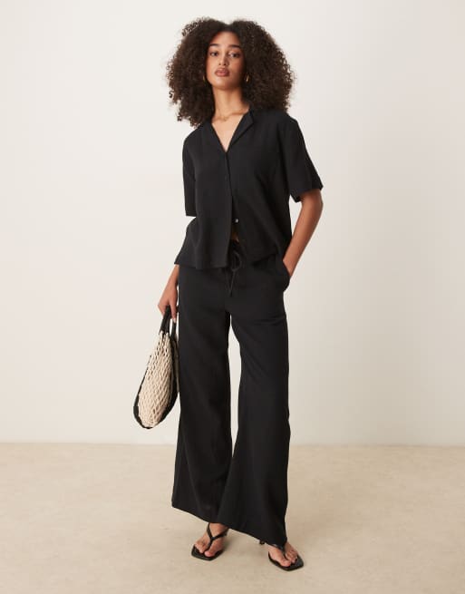 Gina Tricot - Pantaloni vestibilità comoda neri in garza con coulisse in coordinato