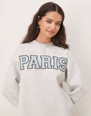 Gina Tricot - Paris - Oversize-Sweatshirt in Hellgrau meliert mit Logo