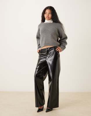 Gina Tricot Petite - Pantalon droit en PU enduit - Noir