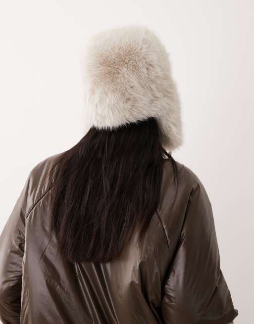 Gina Tricot - Pilotenpet van imitatiebont in lichtbeige, 3 van 3