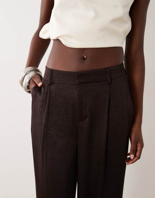 Gina Tricot pleated satin trousers in dark brown, 3 of 5