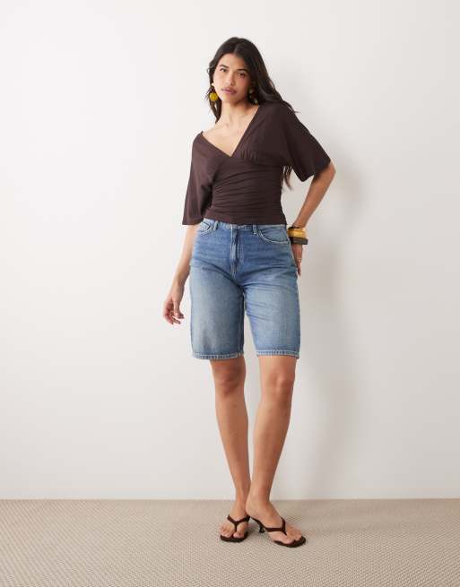Gina Tricot plunge v-neck bat wing top in chocolate plum, 2 of 4
