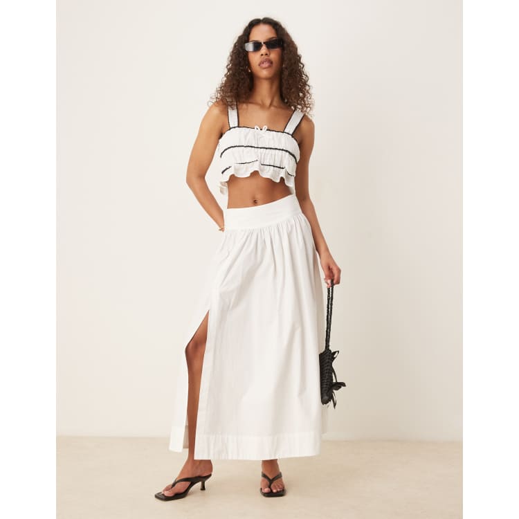 208656916-1-white?$n_750w$&wid