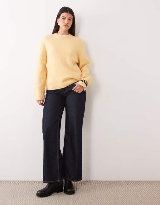 Gina Tricot pull en maille laine et alpaga ras de cou jaune, 2 de 4