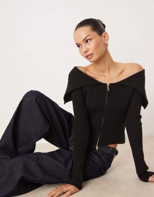 ribbed knit zip front cardigan with off-shoulder collar in black