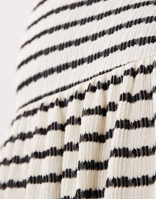 Gina Tricot - Robe bandeau longue à taille basse et rayures - Noir et blanc, 3 de 4