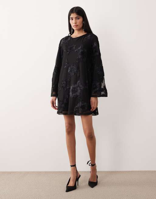 Gina Tricot - Robe courte et fluide avec dos ouvert et longues manches amples - Noir, 2 de 4