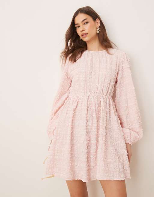 Gina Tricot - Robe courte texturée avec dos nu noué et manches volumineuses - Rose, 4 de 4