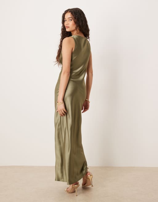Gina Tricot - Robe longue en satin à col V - Kaki, 3 de 4