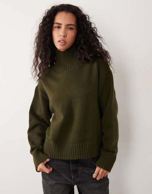 Gina Tricot Rollkragenpullover mit weiten Ärmeln in Dunkelgrün, 2 von 4