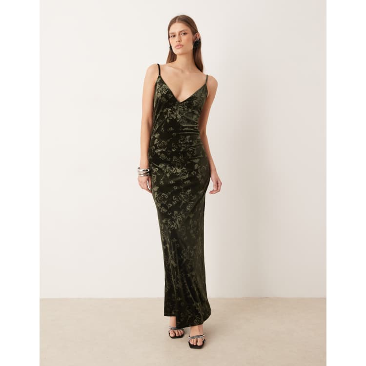 Gina Tricot rose jacquard velvet maxi dress in dark green | ASOS