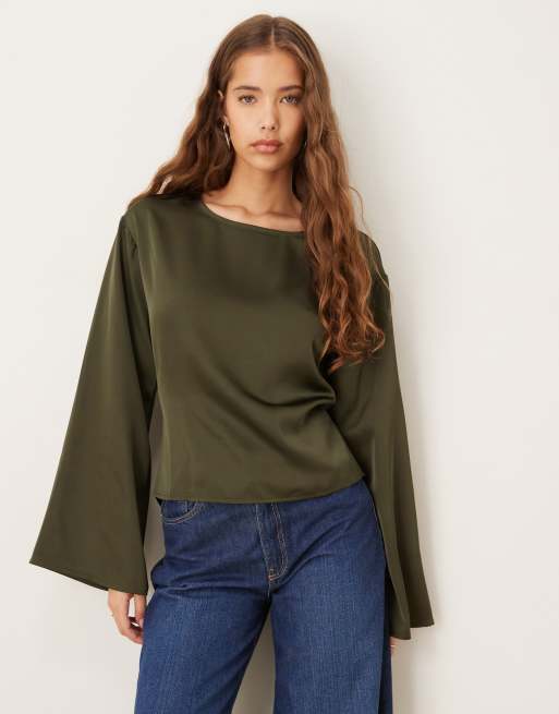 Gina Tricot - Satijnen blouse met open achterkant in kaki, 4 van 4
