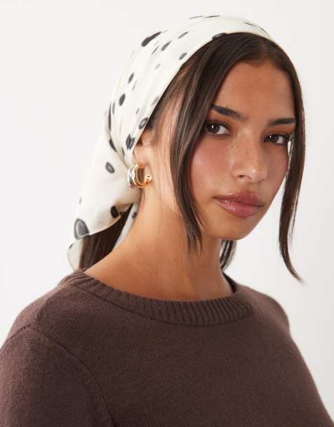 Gina Tricot satijnen sjaal in gebroken wit met dalmatiëprint - view 1