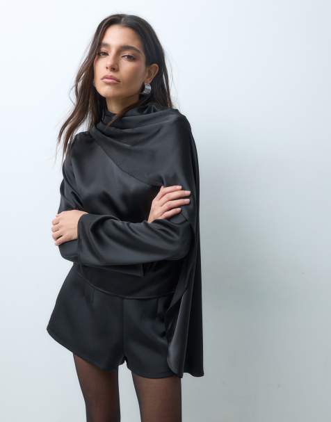 Gina Tricot Satin-Cape-Bluse in Schwarz - view 1