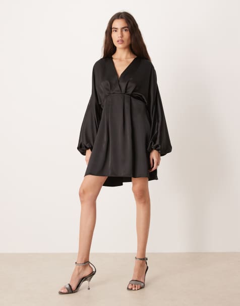 Gina Tricot – Satin-Minikleid in Schwarz mit V-Ausschnitt, Fledermausärmeln und gewickelter Vorderseite - view 1