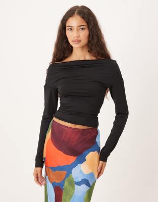 Gina Tricot - Schulterfreies, langärmliges Oberteil aus geschmeidigem Jersey in Schwarz