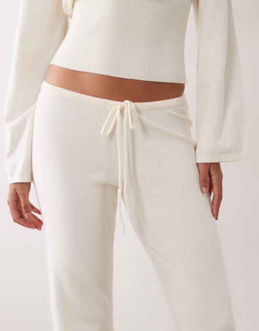 Gina Tricot set stickade loungewear-byxor i krämfärg, 3 av 5