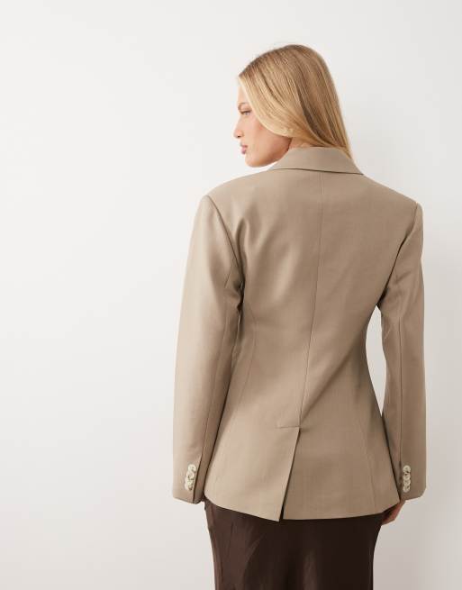 Gina Tricot shaped blazer with padded shoulders in light beige, 4 of 4