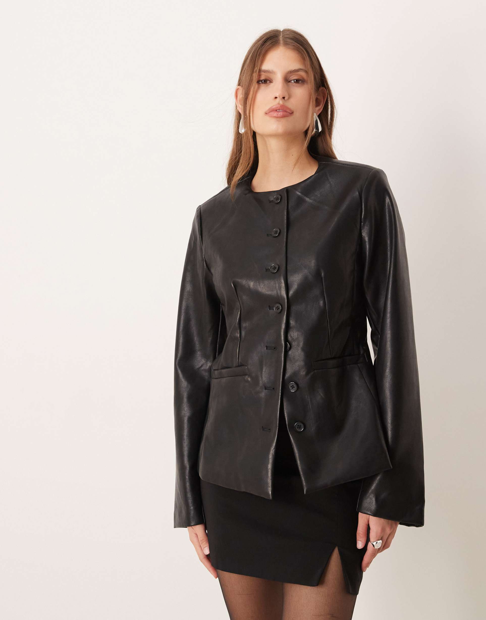 gina tricot shaped pu blazer in black