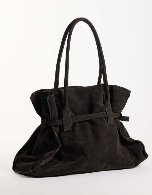 Gina Tricot Shopper in Wildlederoptik mit Gürtel in Dunkelbraun, 4 von 4