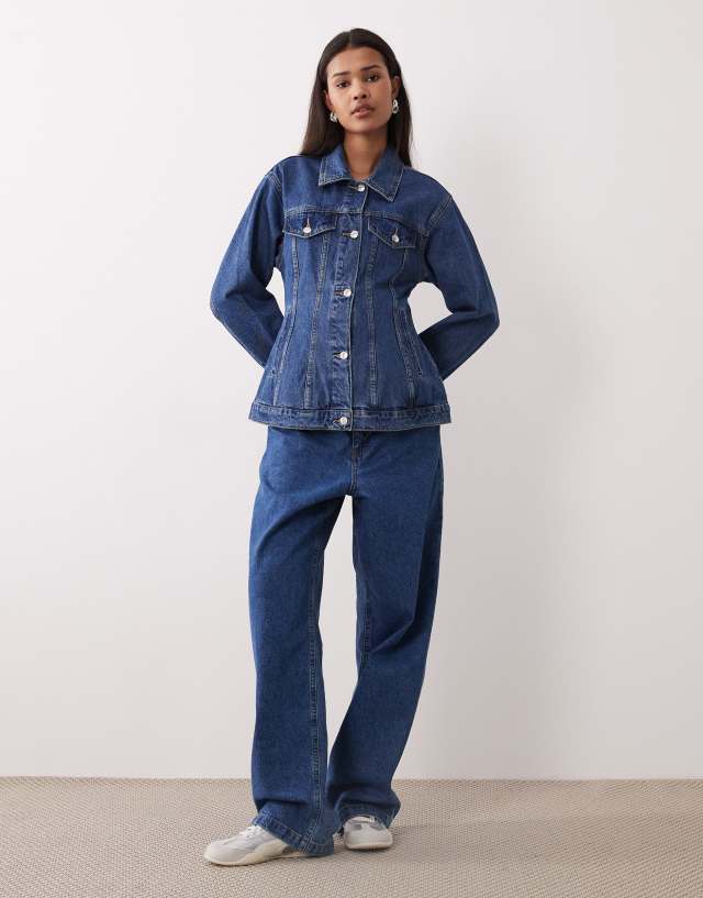 Gina Tricot short sculpted denim jacket in blue wash | ASOS